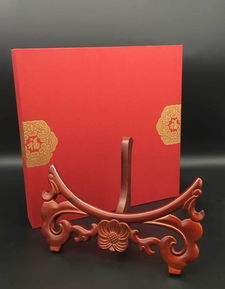 琉璃幻彩 玻璃彩雕工藝品的價(jià)值與鑒賞